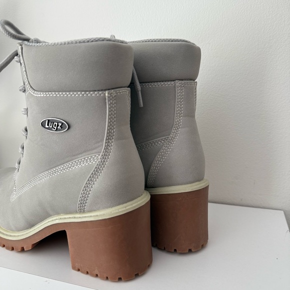 Lugz Womens 6.5 Gray Heeled Boots Lace Up Chunky Heel Lug Sole Combat Style - Picture 2 of 6